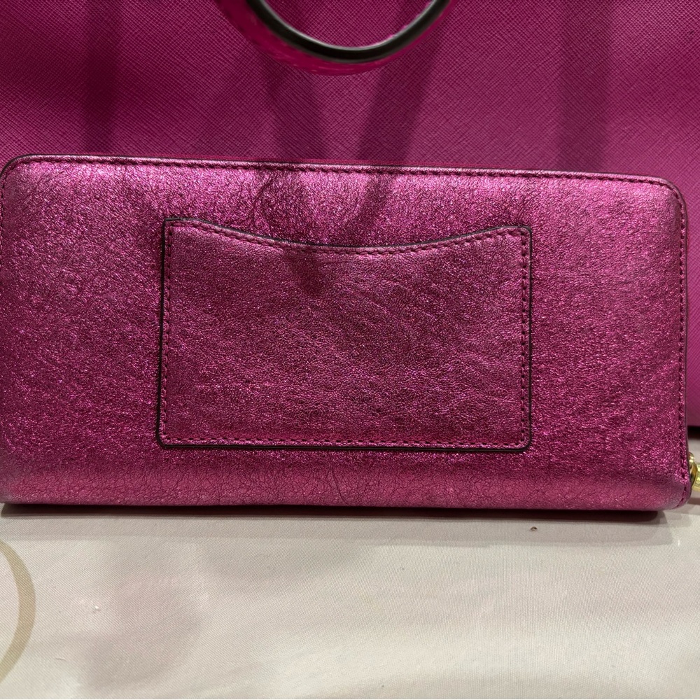 Michael Kors Shimmering Pink Voyager Tote and Matching Wallet Set - Picture 11 of 14